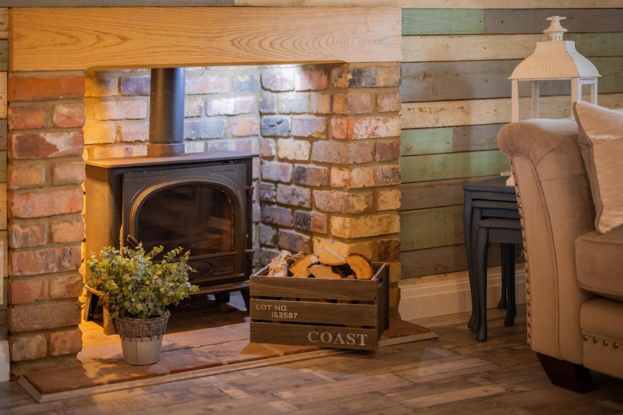 Вилла Den Of Joy Humberston Fitties Sleeps 6,Hot Tub,Log Burner Клиторпс Экстерьер фото