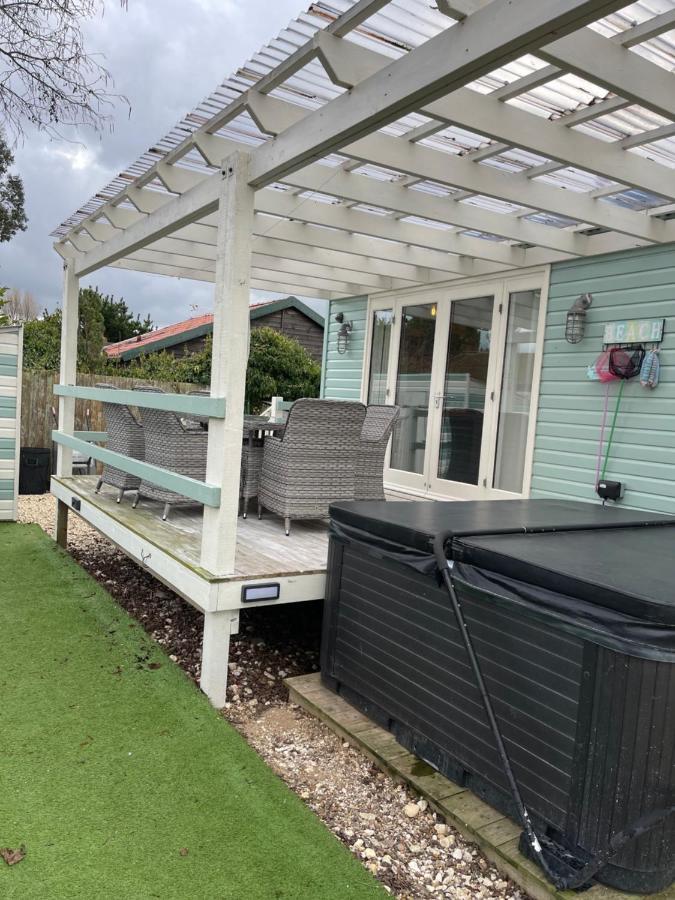 Вилла Den Of Joy Humberston Fitties Sleeps 6,Hot Tub,Log Burner Клиторпс Экстерьер фото