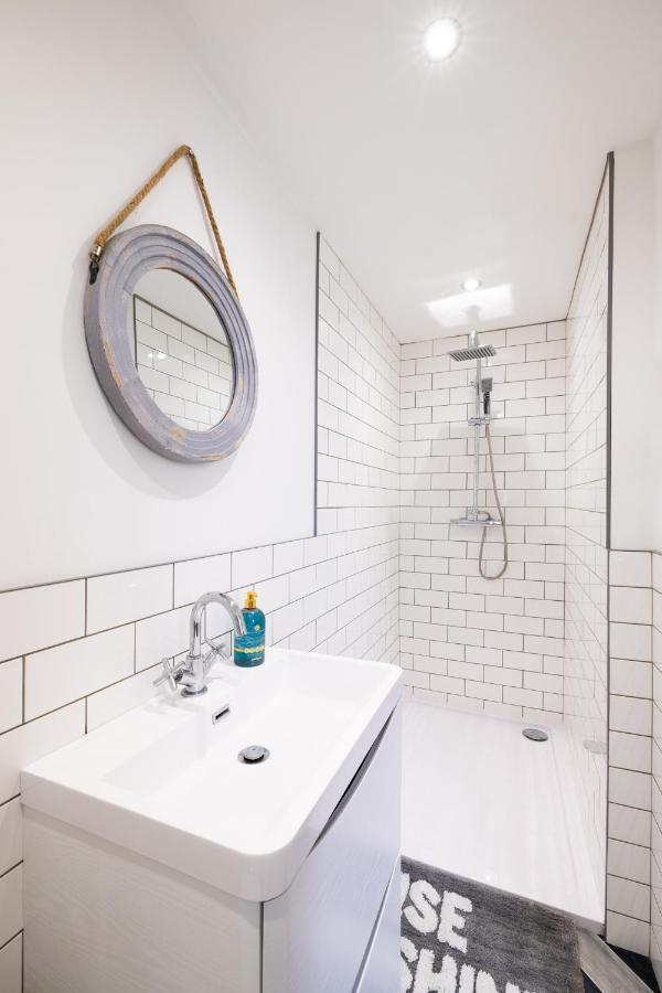 Вилла Den Of Joy Humberston Fitties Sleeps 6,Hot Tub,Log Burner Клиторпс Экстерьер фото