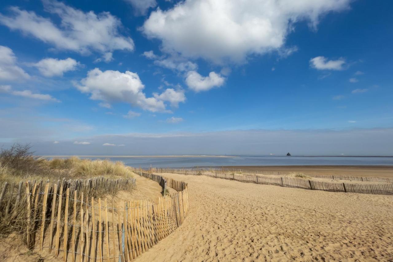 Вилла Den Of Joy Humberston Fitties Sleeps 6,Hot Tub,Log Burner Клиторпс Экстерьер фото