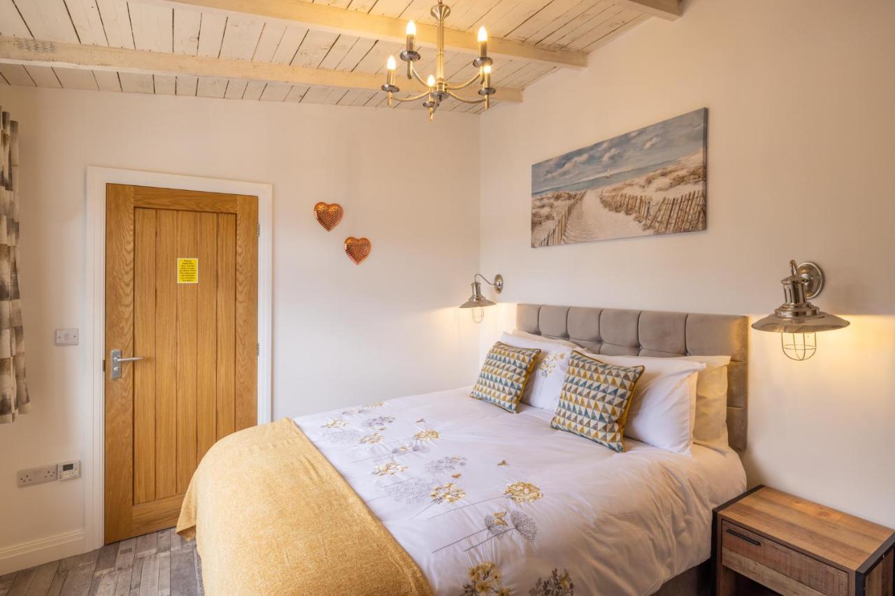 Вилла Den Of Joy Humberston Fitties Sleeps 6,Hot Tub,Log Burner Клиторпс Экстерьер фото